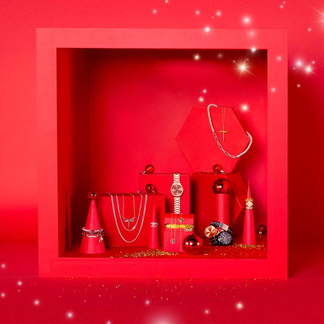 still life jewellery photography for arndale christmas campaign