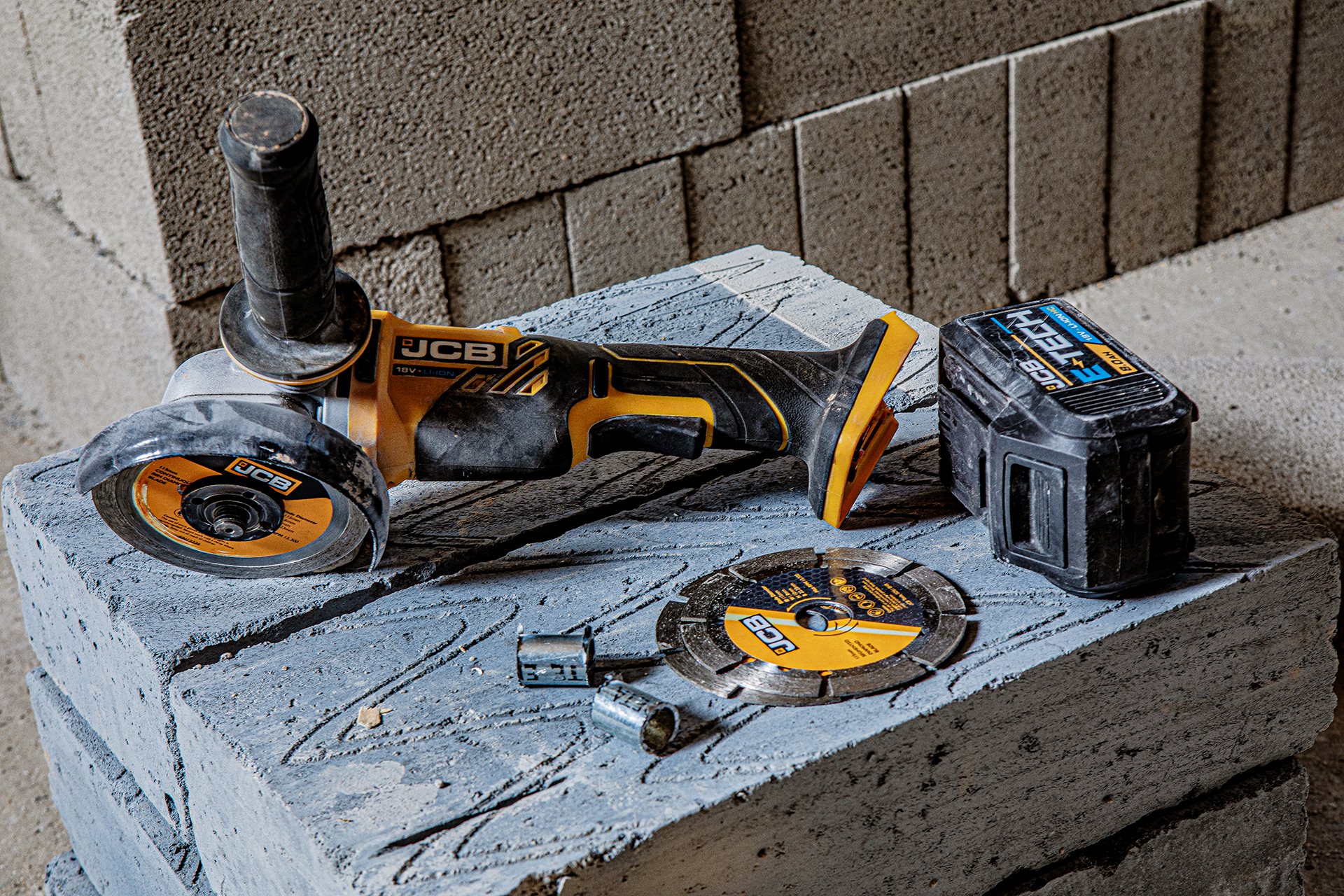 advertising-product-photography-for-jcb-tools