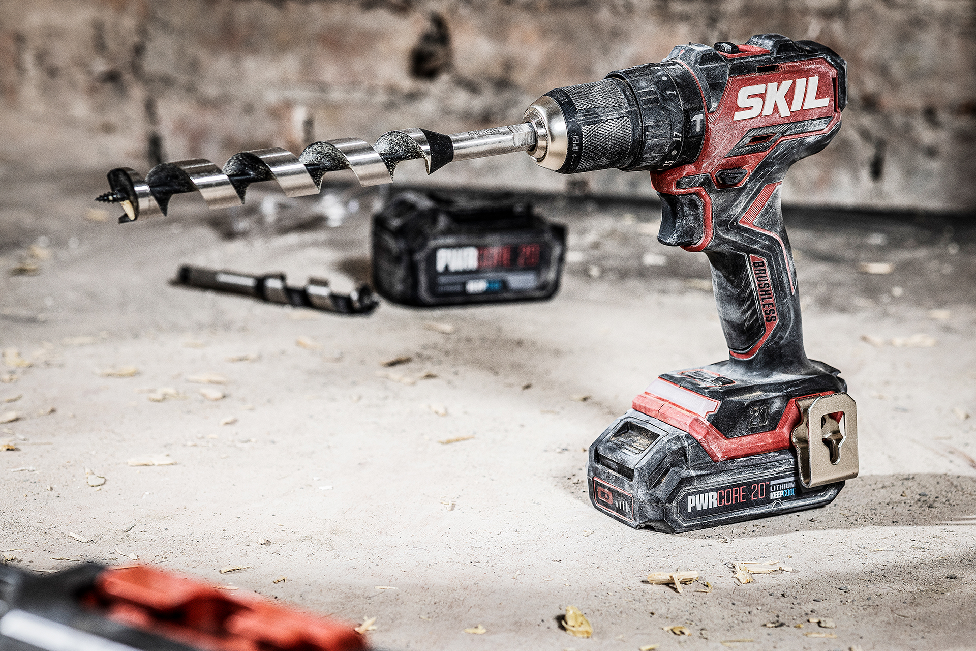 advertising photographer shooting power tools for skil on location